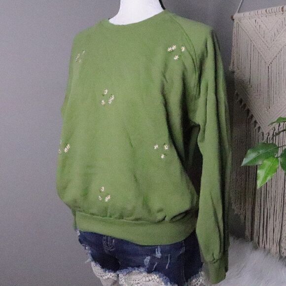Indigo Rein | Floral Embroidered Pullover Crewneck Medium - Picture 1 of 7